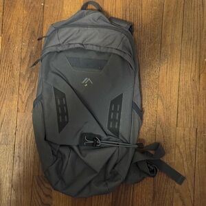 Quest Grey Hydration Backpack